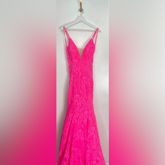 La Femme Sleeveless Lace Mermaid Gown in Neon Pink - Picture 5 of 6